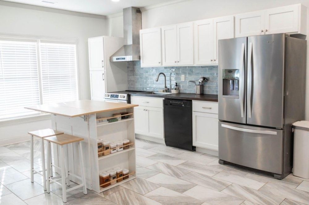 Slide of R & M Building and Remodeling