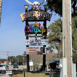 Black Pearl Mini Golf - Welcome sign