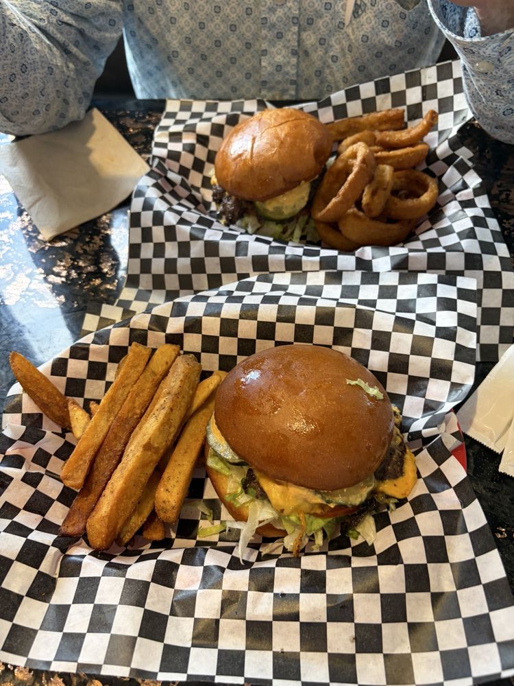 Thunder Burger Logo