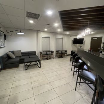 Hyatt Place Tucson-Central - Bar seating - Hotels Near Me - Tucson, Arizona Hyatt Place Tucson-Central - Bar seating - Hotels Near Me - Tucson, Arizona