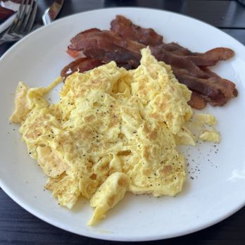 Lady C’s - Two Eggs (scrambled well) & Bacon - Breakfast & Brunch Near Me - Tarzana, California
