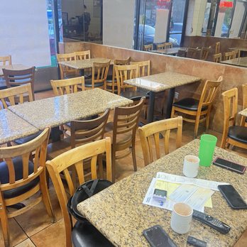 RoRo's Chicken - Inside seating - Mediterranean Near Me - Los Angeles, California