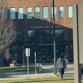 Taunton High School - Front entrance - Middle Schools & High Schools Near Me - Taunton, Massachusetts Taunton High School - Front entrance - Middle Schools & High Schools Near Me - Taunton, Massachusetts