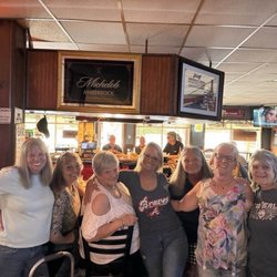 Ideal Sportsbar - Our lovely ladies