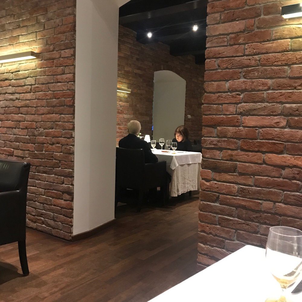 ALBERTINA Restaurant & Wine - Wine Bars Near Me - Kraków, Massachusetts