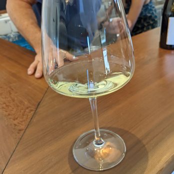 Parum Leo Winery and Vineyard - Sauvignon Blanc (delicious) - Wine Tasting Room Near Me - Petaluma, California