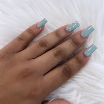 L Beauty  - Sage Gel X set with ring finger design. - Nail Salons Near Me - Pasadena, California