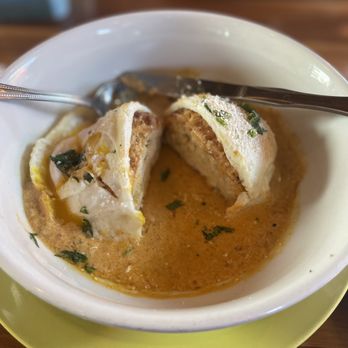 Gallo Blanco - Biscuits and chorizo gravy - Mexican Near Me - Phoenix, Arizona