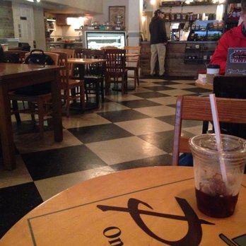 Poet's Coffee - Lots of nice tables to choose from - Coffee & Tea Near Me - Cookeville, Tennessee