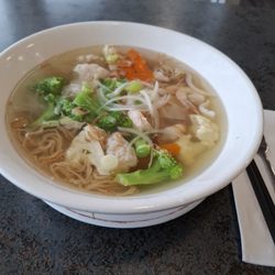Pho 88 - Classic Wonton Soup for A Classic (Me)