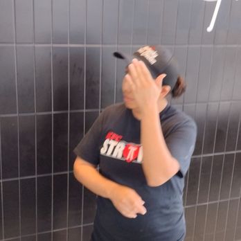 KFC - This lady called me a liar and was very rude, and refused to give me my food . - Fast Food Near Me - Baldwin Park, California