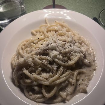 Mano A Mano - Bucatini Cacio e Pepe - Italian Near Me - Chicago, Illinois