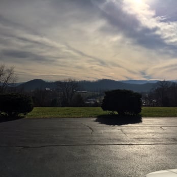Alpine Motel - Looking out from my room. - Hotels Near Me - Abingdon, Virginia