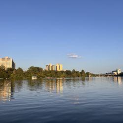 Retro Boat Rentals ATX - Wow the downtown !