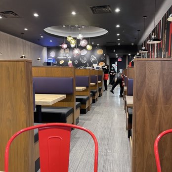 Pine House Cafe - Interior - Hong Kong Style Cafe Near Me - Toronto, Ontario
