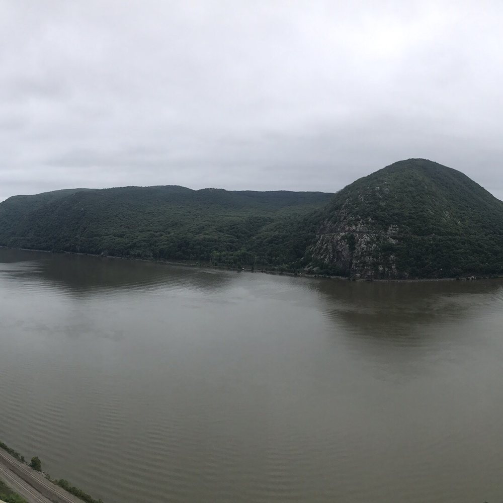 Breakneck Ridge - First overlook - Hiking Near Me - Cold Spring, New York Breakneck Ridge - First overlook - Hiking Near Me - Cold Spring, New York