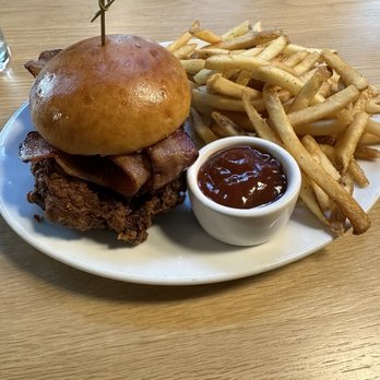 The Victor Tavern - 6th & Lenora - Chicken Breast Sandwich - Beer, Wine & Spirits Near Me - Seattle, Washington The Victor Tavern - 6th & Lenora - Chicken Breast Sandwich - Beer, Wine & Spirits Near Me - Seattle, Washington