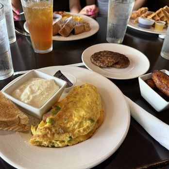 Della J's Delectables - Southern Near Me - Alexandria, Virginia