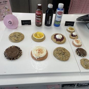 Crumbl - Roseville - Yummy cookies. - Bakeries Near Me - Roseville, California