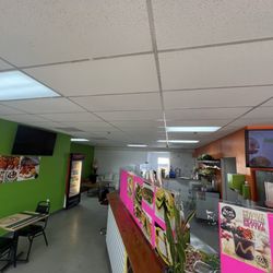 Yummy Yummy Juice Bar - Bar area
