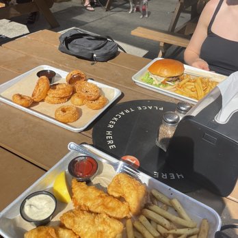 Public Coast Brewing - Fish and chips, onion rings, burger - American Near Me - Cannon Beach, Oregon Public Coast Brewing - Fish and chips, onion rings, burger - American Near Me - Cannon Beach, Oregon