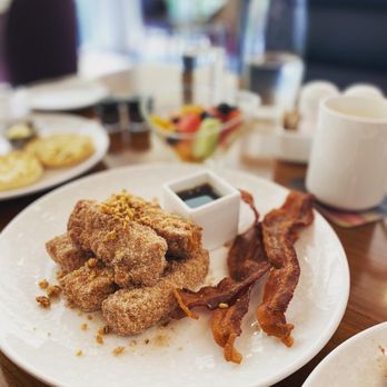Aurora At The Celeste - Cinnamon Brioche French Toast - American Near Me - Orlando, Florida