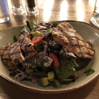 Milestones - california salad entree with chicken - Canadian (New) Near Me - Kingston, Ontario