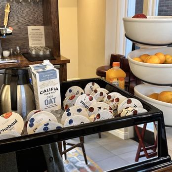 Hotel E - Hotels Near Me - Santa Rosa, California Hotel E - Hotels Near Me - Santa Rosa, California