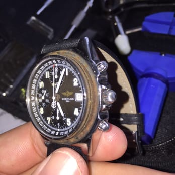 Joaillerie Royale - Look at the rust on this "mint" watch. - Jewelry Near Me - Brussels, BRU Joaillerie Royale - Look at the rust on this "mint" watch. - Jewelry Near Me - Brussels, BRU