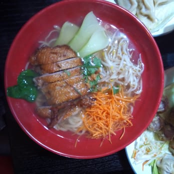 Seli's Noodlebar - Noodle soup with roasted duck - Dim Sum Near Me - Gent, VOV Seli's Noodlebar - Noodle soup with roasted duck - Dim Sum Near Me - Gent, VOV