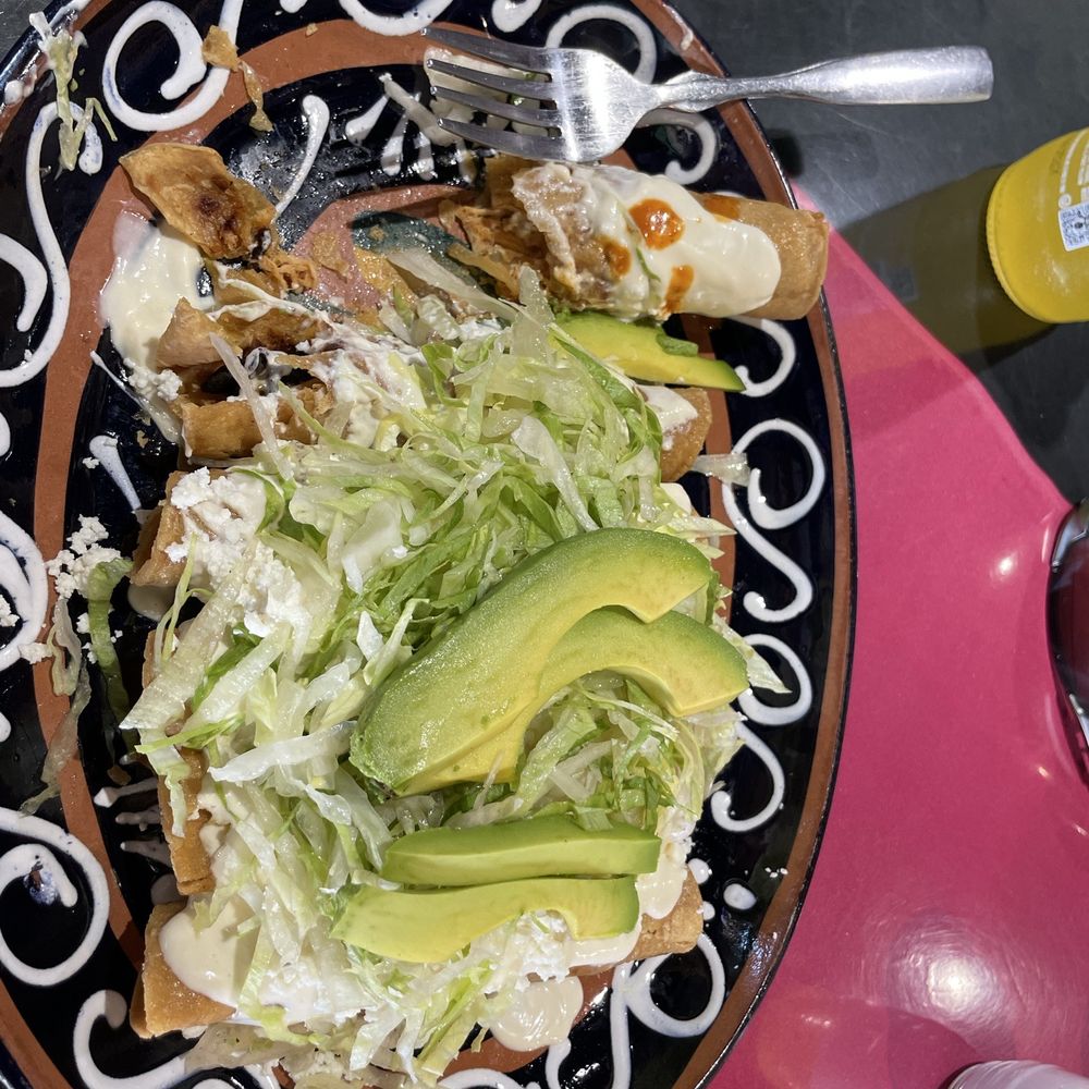 Excellent service with. Smile, food is awesome, have the vibe of being in Mexico. Definitely be back!!! Excellent service with. Smile, food is awesome, have the vibe of being in Mexico. Definitely be back!!!