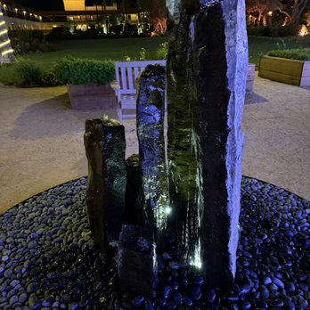 Hotel Mission De Oro - Nice water feature - Hotels Near Me - Santa Nella, California Hotel Mission De Oro - Nice water feature - Hotels Near Me - Santa Nella, California