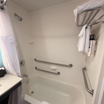 Hilton Garden Inn Roanoke - Hotels Near Me - Roanoke, Virginia