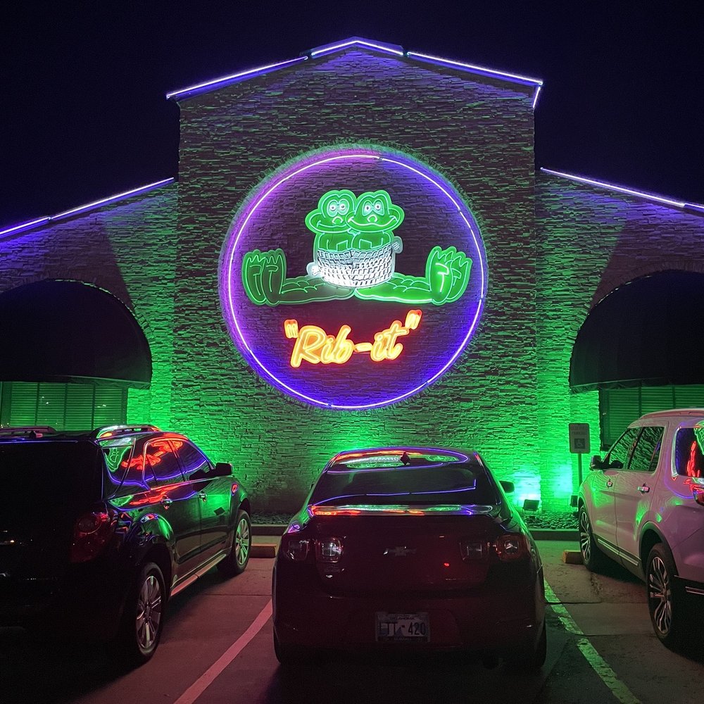 Two Frogs Grill - Their sign also look amazing when it is dark. - American Near Me - Ardmore, Oklahoma Two Frogs Grill - Their sign also look amazing when it is dark. - American Near Me - Ardmore, Oklahoma