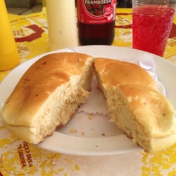 Come Come Parceria - Esfiha de frango com catupiry... Gigante! :)