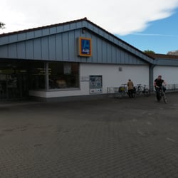 Aldi - Eher etwas unscheinbar und in versteckter Lage.