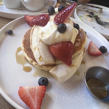 Flipper’s - Strawberry Banana Pancake - Pancakes Near Me - New York, New York Flipper’s - Strawberry Banana Pancake - Pancakes Near Me - New York, New York