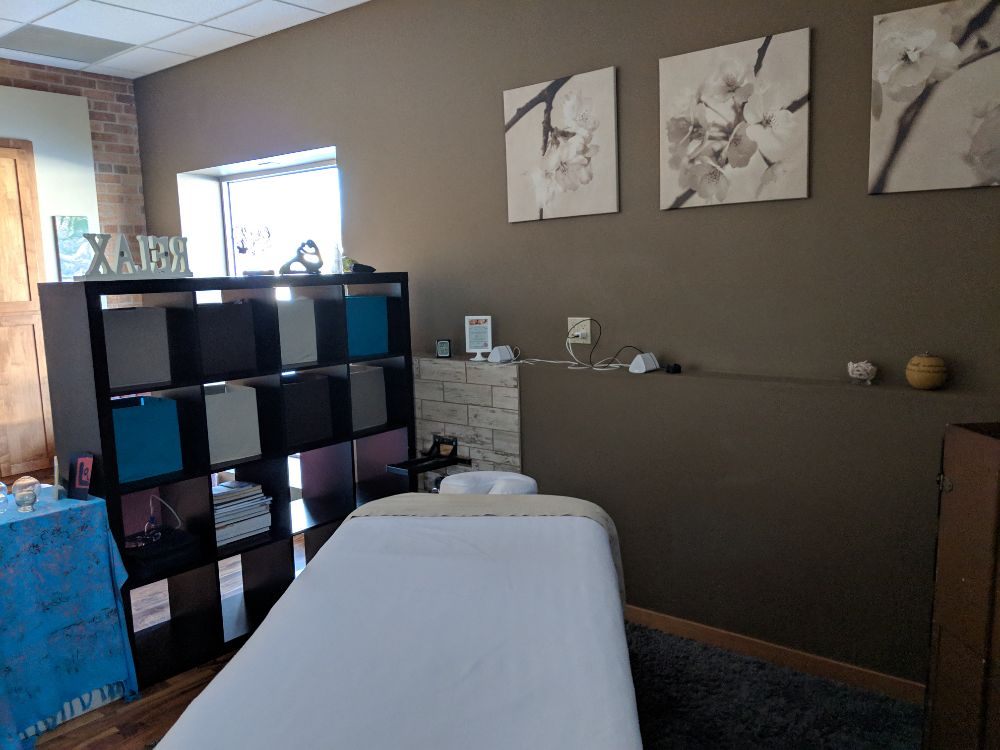 RELAX MASSAGE THERAPY SERVICES Updated October 2024 1050 W Main St