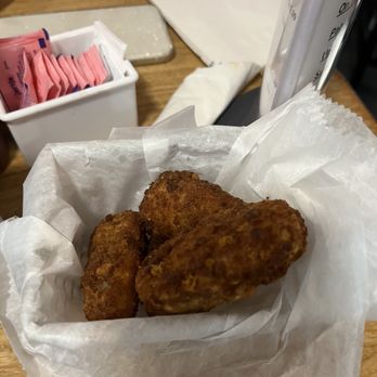 Yooperman Bar And Grill - Cream Cheese Jalapeño Poppers - American Near Me - Goetzville, Michigan