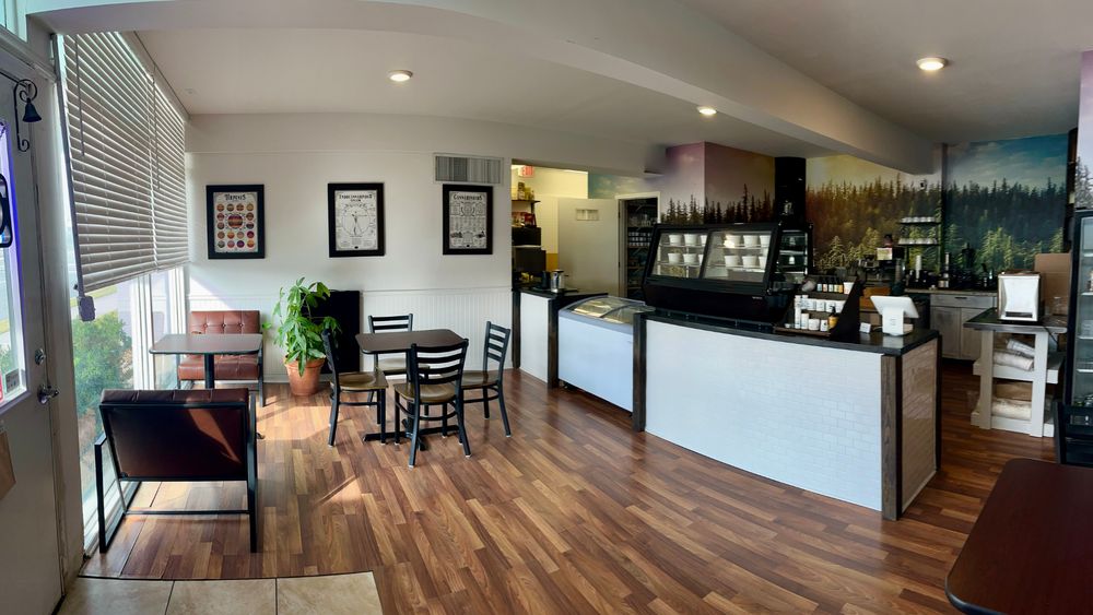 Mother Holistic Logo