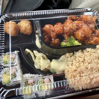 Kumo Sushi & Asian - Lunch tray- Sesame Chicken - Sushi Bars Near Me - Gardendale, Alabama Kumo Sushi & Asian - Lunch tray- Sesame Chicken - Sushi Bars Near Me - Gardendale, Alabama