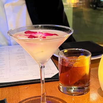 Roka Akor - Chicago - Lychee martini, Roka fashion - Sushi Bars Near Me - Chicago, Illinois Roka Akor - Chicago - Lychee martini, Roka fashion - Sushi Bars Near Me - Chicago, Illinois