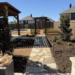 RC Landscaping - Hardscape with flagstone pathway