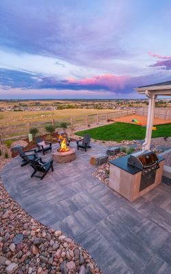 Fire Features - Whether it's eating family dinners while watching the sunset, reclining back in a lounge chair to read your favorite book, or cooking delicious meals for your neighbors and friends, outdoor living takes what you love most and brings it outside