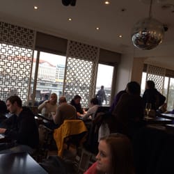 Riverside Café - Après-midi d'hiver.