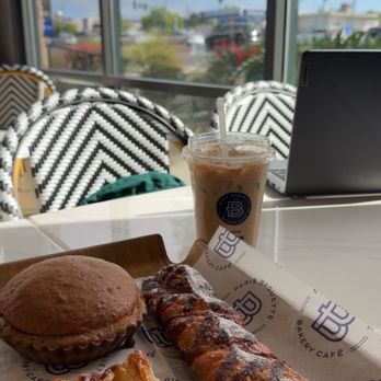 Paris Baguette - Coffee Danish, Coffee Bun, Cinnamon Apple Pie, Iced Latte - Bakeries Near Me - Sacramento, California Paris Baguette - Coffee Danish, Coffee Bun, Cinnamon Apple Pie, Iced Latte - Bakeries Near Me - Sacramento, California