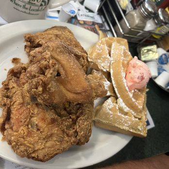 Metro Diner - Chicken and waffles - Breakfast & Brunch Near Me - Jacksonville, Florida