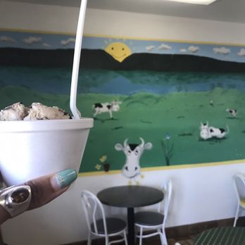 Ice Cream Cottage - Small cup of cappuccino crunch - yum! - Ice Cream & Frozen Yogurt Near Me - Moneta, Virginia