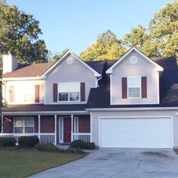 Chapman Hall Professionals - Lovely 4 bedroom home in a beautiful setting.  Home is in a cul de sac with a very private wooded back yard... - Real Estate Agents Near Me - Suwanee, Georgia