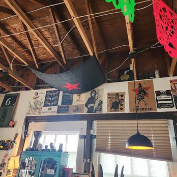 6 Grados Coffee - Indoor decor - Coffee & Tea Near Me - San Diego, California